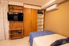 Apartamento em  - Studio no Centro com Academia, Piscina e Varanda 