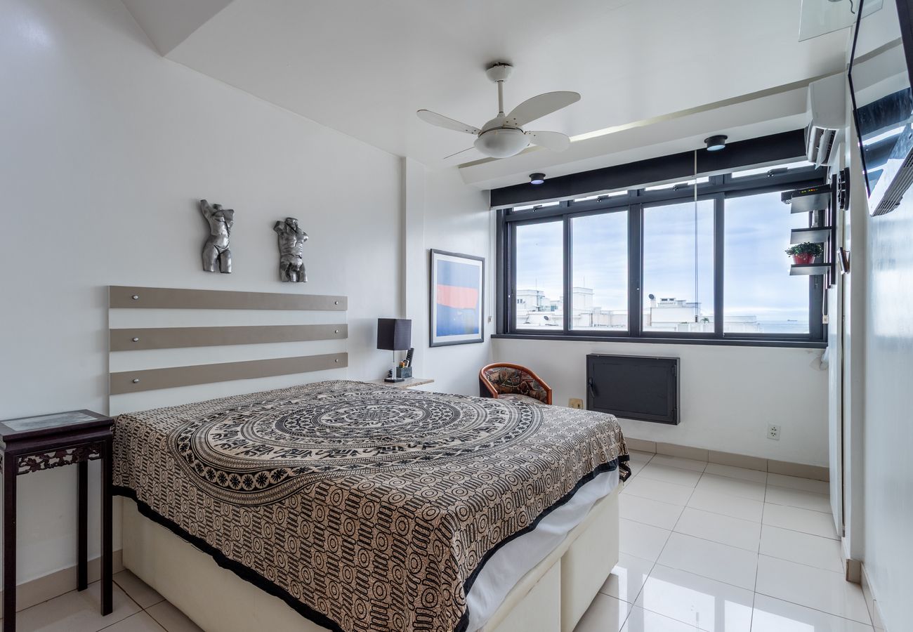 Apartamento em Rio de Janeiro - Loft com Wi-Fi a 1 quadra da praia de Copacabana