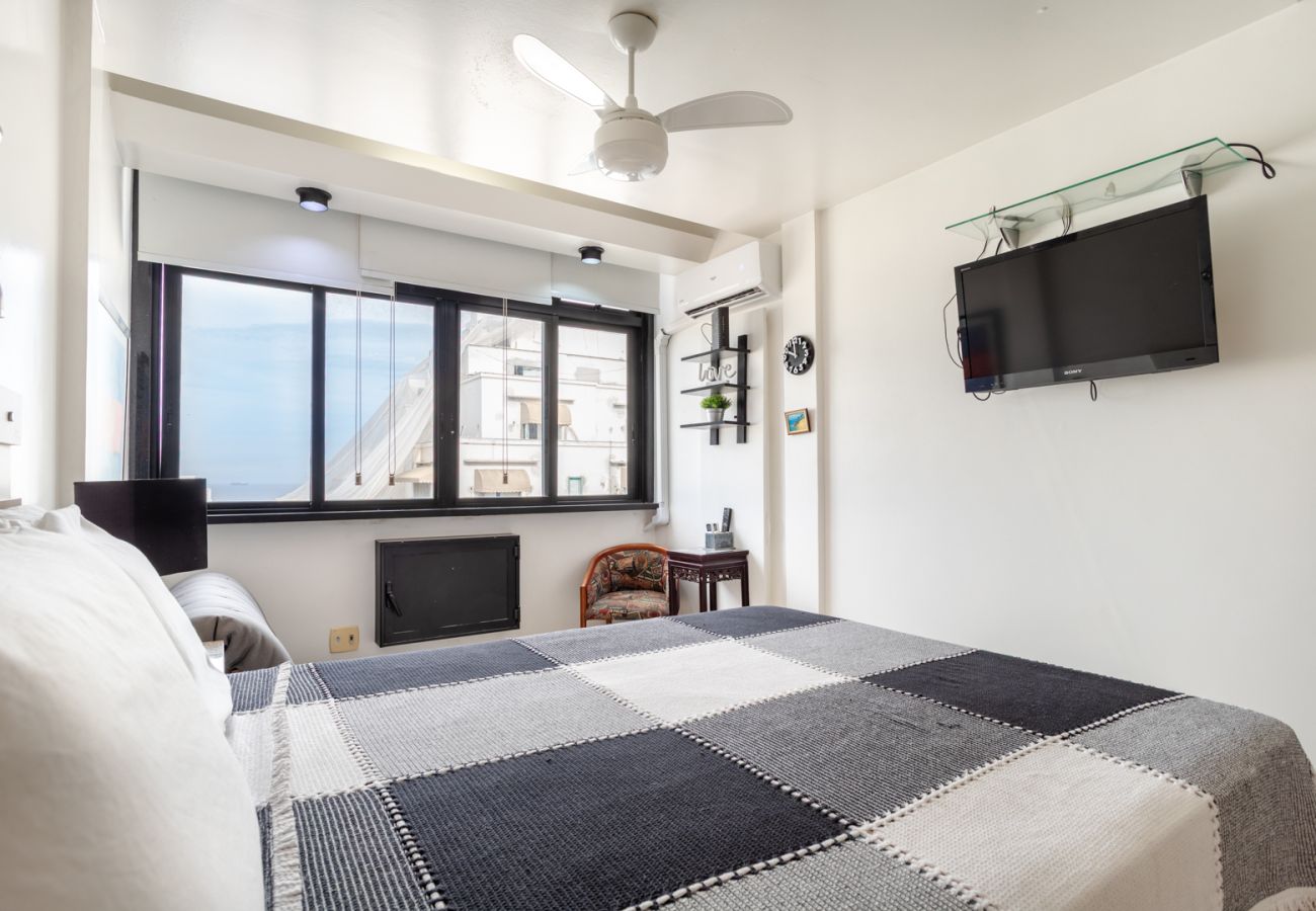 Apartamento em Rio de Janeiro - Moderno Estúdio a 1 quadra da Praia de Copacabana