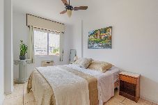 Apartamento em Florianópolis - Apto com Wi-Fi a 50m da Praia de Canasvieiras