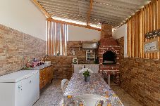 Casa em Araçariguama - Casa de Campo c Piscina e Churrasqueira no Centro