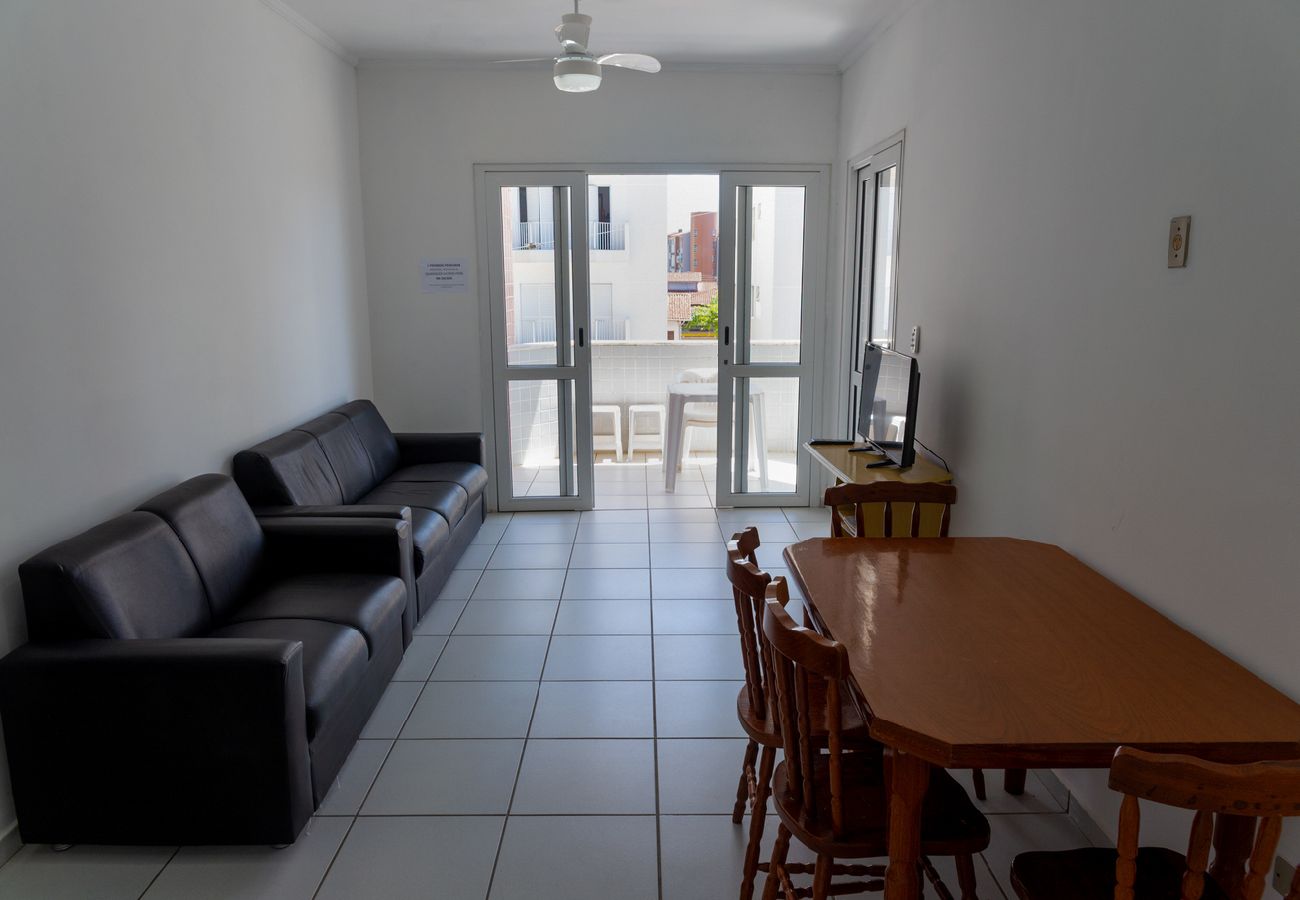 Apartamento em Ubatuba - Apto com Garagem e Churrasqueira a 450m da Praia