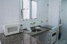 Apartamento em Ubatuba - Apto p/ 7 com varanda e vaga a 450m Praia Grande