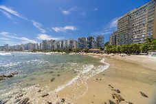 Apartamento em Guarujá - Apto c Piscina, Garagem e Academia a 180m da Praia