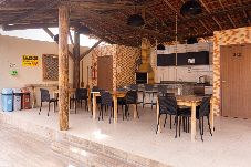 Apartamento em Luís Correia - Apto com Wi Fi, Garagem e Piscina a 100m da Praia