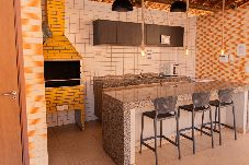 Apartamento em Luís Correia - Apto com Wi Fi, Garagem e Piscina a 100m da Praia