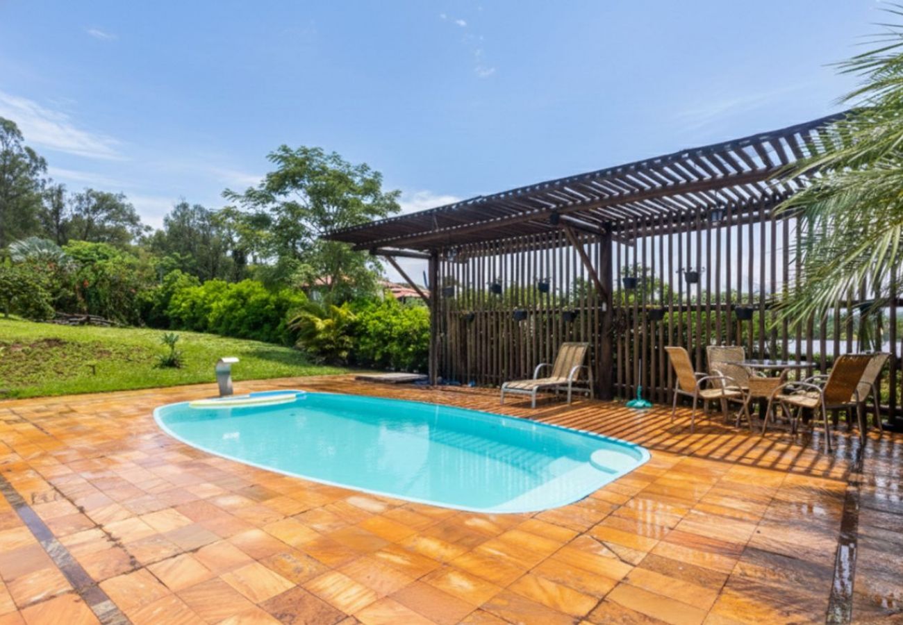 Casa em Jaboticatubas - Casa perto da Serra do Cipó com piscina e sinuca