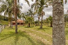 Casa em Lagoinha - Chácara com Piscina e Churrasqueira em Lagoinha