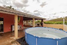 Casa em Lagoinha - Chácara com Piscina e Churrasqueira em Lagoinha