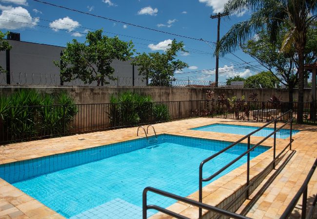 Apartamento em  - Apartamento com Piscina e Garagem no Jardim Zara