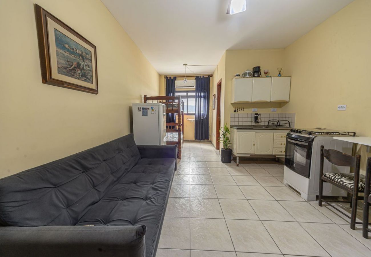 Apartamento em Praia Grande - Studio c Ar Condicionado perto da Praia da Aviação