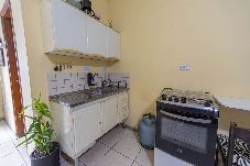 Apartamento em Praia Grande - Studio c Ar Condicionado perto da Praia da Aviação