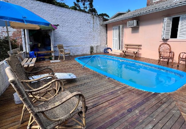 Casa em Caxias do Sul - Casa com Piscina, Churrasqueira e Mesa de Bilhar