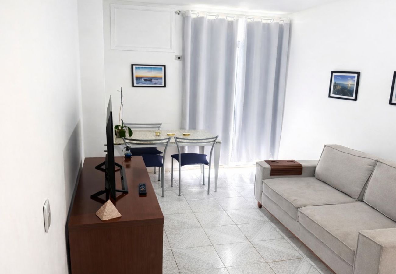 Apartamento em Rio de Janeiro - Apto com Piscina e Sauna Perto da Praia da Barra