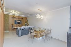 Apartamento em Florianópolis - Apto Climatizado c Churrasqueira nos Ingleses