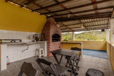 Casa em São Paulo - Casa com Piscina e Churrasqueira em Juquiazinho