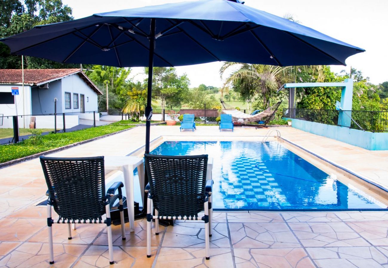 Casa em Piraju - Casa com Vista, Piscina e Churrasqueira no Araras