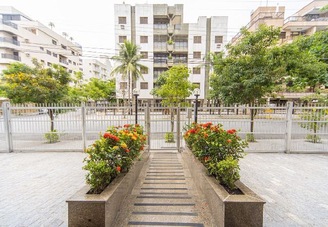 Apartamento em Guarujá - Apartamento p/ 6 c Ar Condicionado a 600m da Praia