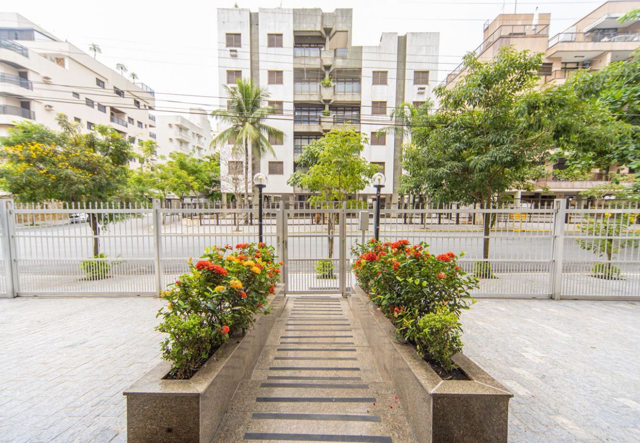 Apartamento em Guarujá - Apartamento p/ 6 c Ar Condicionado a 600m da Praia