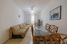 Apartamento em Guarujá - Apartamento p/ 6 c Ar Condicionado a 600m da Praia