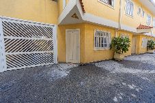 Casa em Guarujá - Sua Casa na Enseada Perto da Praia e de Tudo