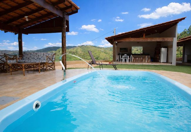Casa em Domingos Martins - Casa de Campo com Vista, Piscina e Churrasqueira