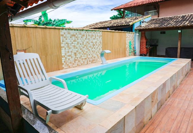 Casa em Cabo Frio - Casa com Piscina e Churrasqueira no Cond. Vivamar