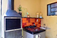 Casa em Tatuí - Casa com Piscina, Churrasqueira para 7 pessoas