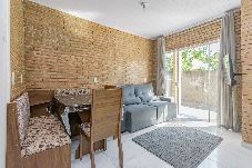 Apartamento em Penha - Apto Beira Mar p 6 pessoas c Piscina em Itapocorói