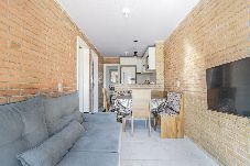 Apartamento em Penha - Apto Perto da Praia Com Piscina e Churrasqueira