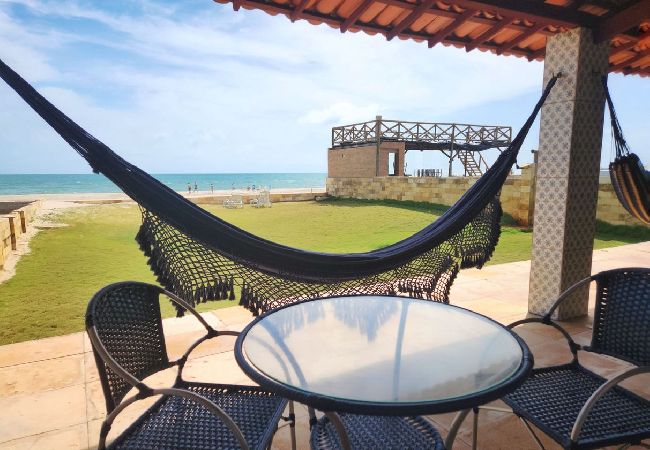 Casa em Beberibe - Casa Pé na Areia com Piscina e Ar em Morro Branco