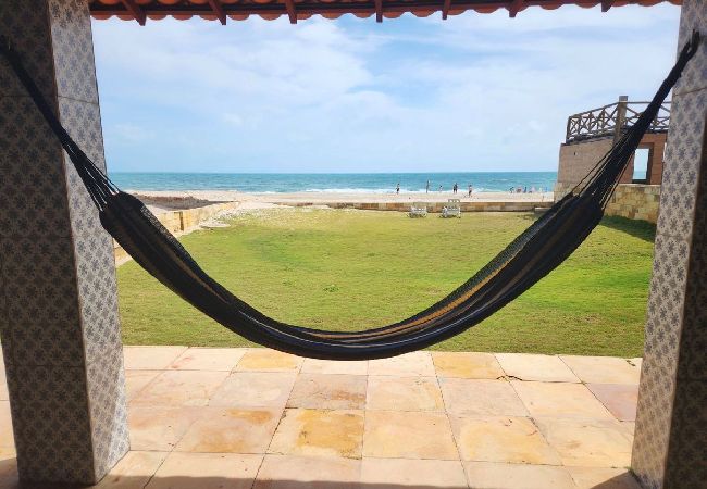 Casa em Beberibe - Casa Pé na Areia com Piscina e Ar em Morro Branco