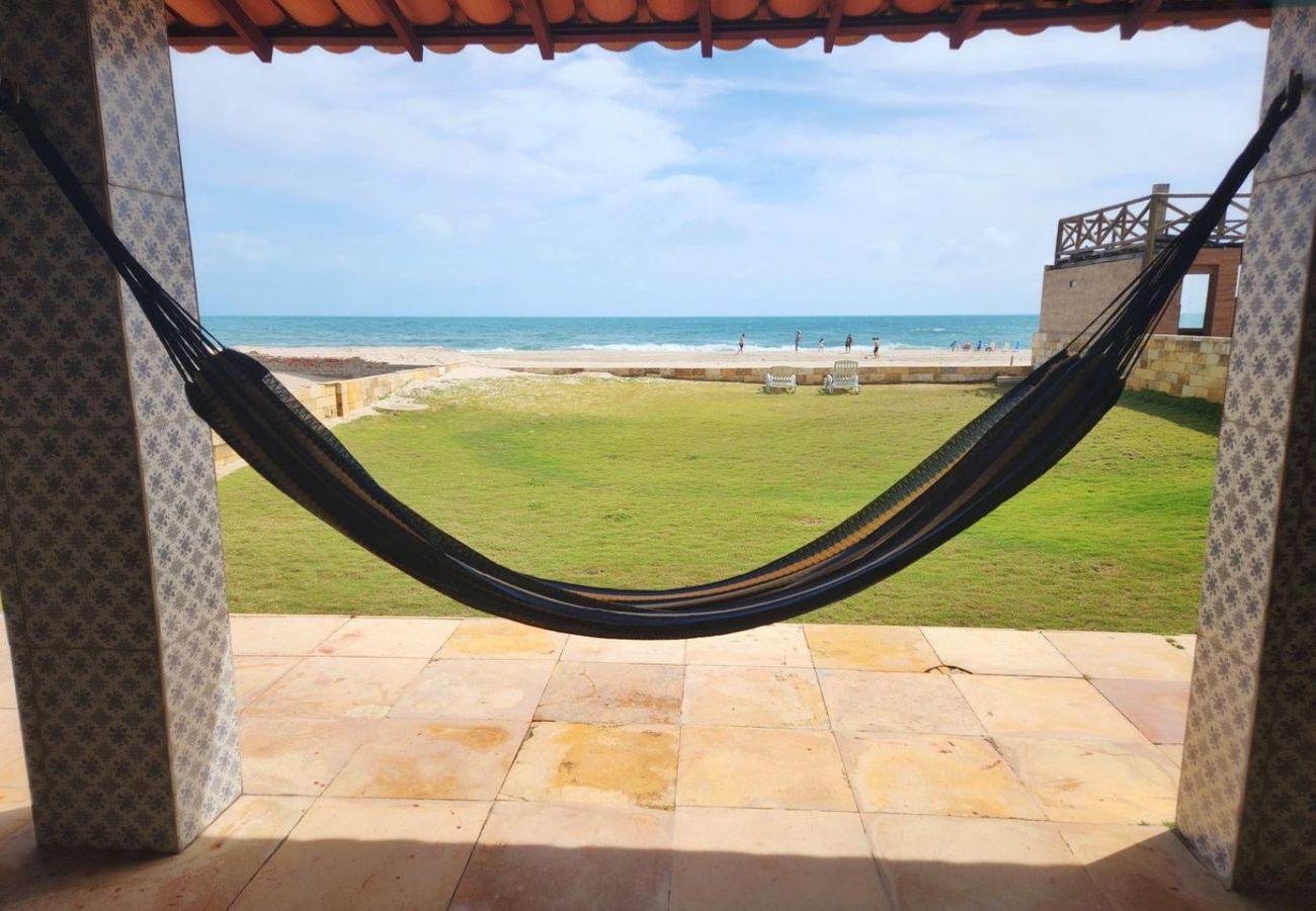 Casa em Beberibe - Casa Pé na Areia com Piscina e Ar em Morro Branco