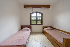 Casa em Guarujá - Casa c Churrasqueira perto da Praia de Pernambuco