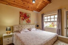 Chalé em São Lourenço da Serra - Chalé c Piscina, Churrasqueira, Cachoeira e Trilha