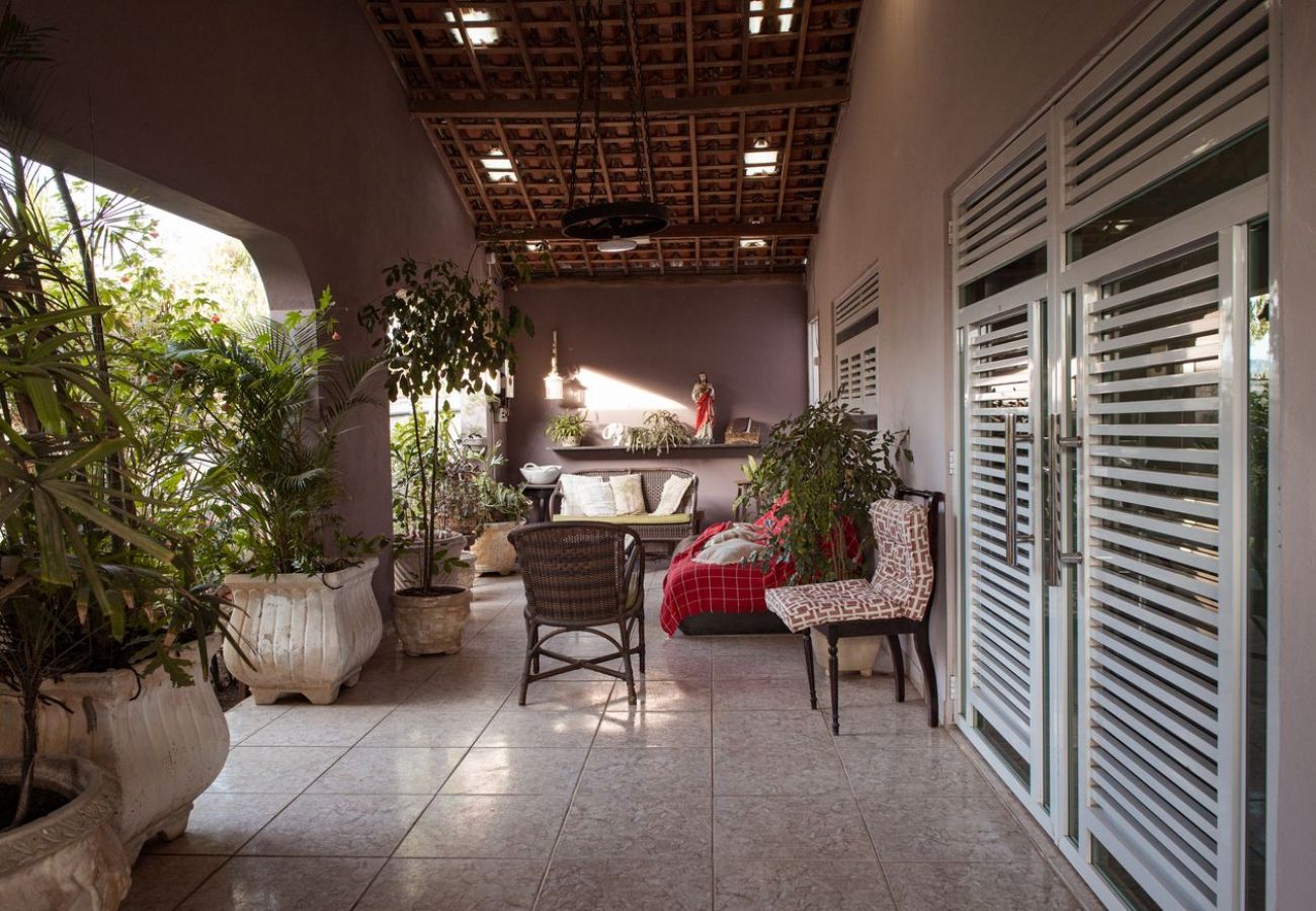 Casa em Bonito - Casa com Varanda, Quintal e Churrasqueira Bonito