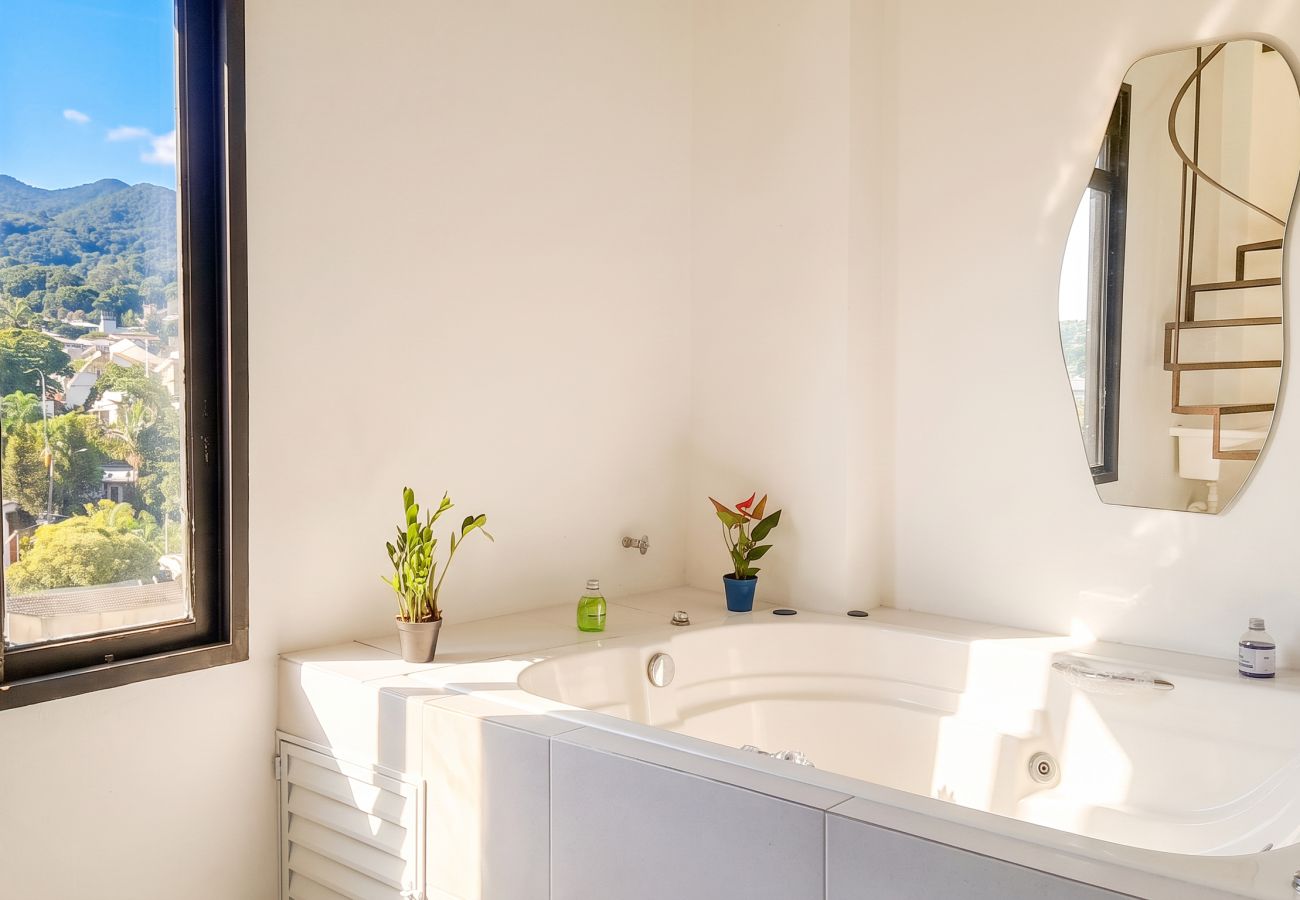 Apartamento em Petropolis - Apto com Hidromassagem Privativa na Rua Teresa