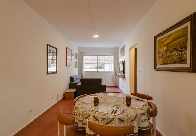 Apartamento em Guarujá - TITULO PROVISORIO-ADRIANO LUNARDELLI VALENTE