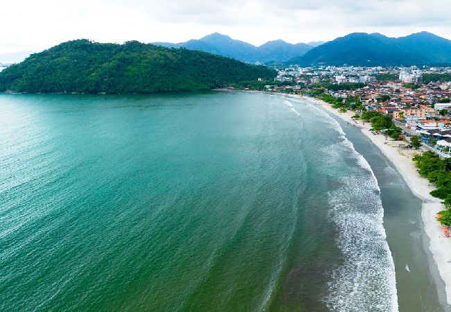 Casa em Ubatuba - Casa c Churrasqueira perto da Praia do Perequê-Açu