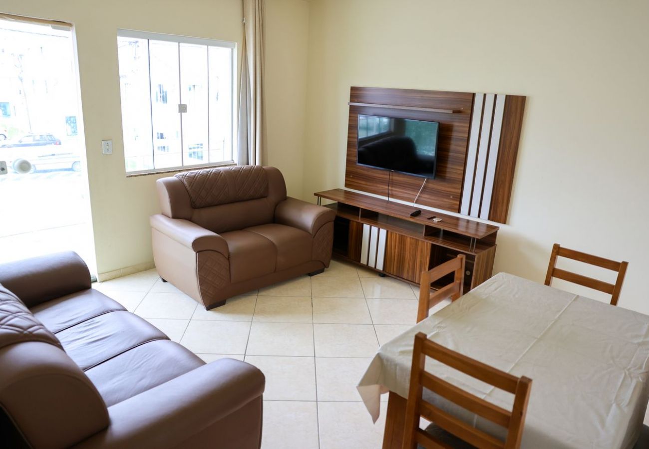 Apartamento em Rio das Ostras - Apto com Churrasqueira perto da Praia do Trevo