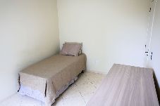 Apartamento em Rio das Ostras - Apto com Churrasqueira perto da Praia do Trevo