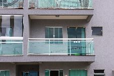Apartamento em Rio das Ostras - Apto c Varanda e Churrasqueira 1km Praia do Trevo