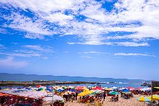 Casa em Camaçari - Casa com Piscina e Churrasqueira em Arembepe