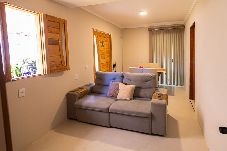 Casa em Camaçari - Casa com Piscina e Churrasqueira em Arembepe