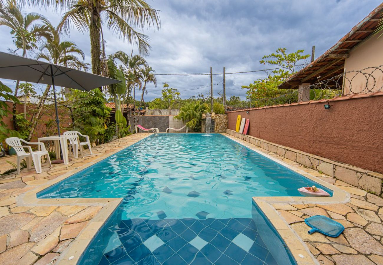 Casa em São Sebastião - Casa com Piscina a 400m da Praia de Boraceia