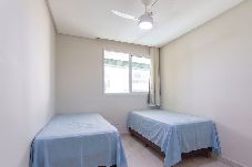 Apartamento em Guarapari - Apto a 200m da Praia do Morro c/ Varanda e Garagem