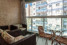 Apartamento em Guarapari - Apto a 200m da Praia do Morro c/ Varanda e Garagem