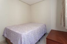 Apartamento em Guarapari - Apto a 200m da Praia do Morro c/ Varanda e Garagem