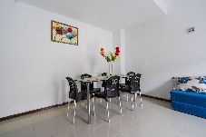 Apartamento em Rio das Ostras - Apartamento Pet Friendly a 300 m da Praia do Trevo