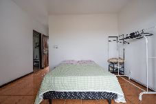 Apartamento em Rio das Ostras - Apartamento Pet Friendly a 300 m da Praia do Trevo